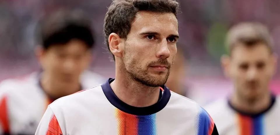 Joueur de Bayern Munich en tenue d'échauffement