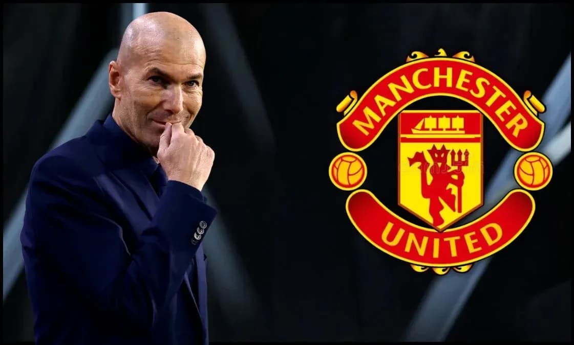 Zinedine Zidane avec le logo de Manchester United en arrière-plan