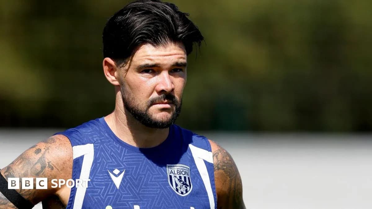 Joueur en entraînement avec maillot de West Bromwich Albion