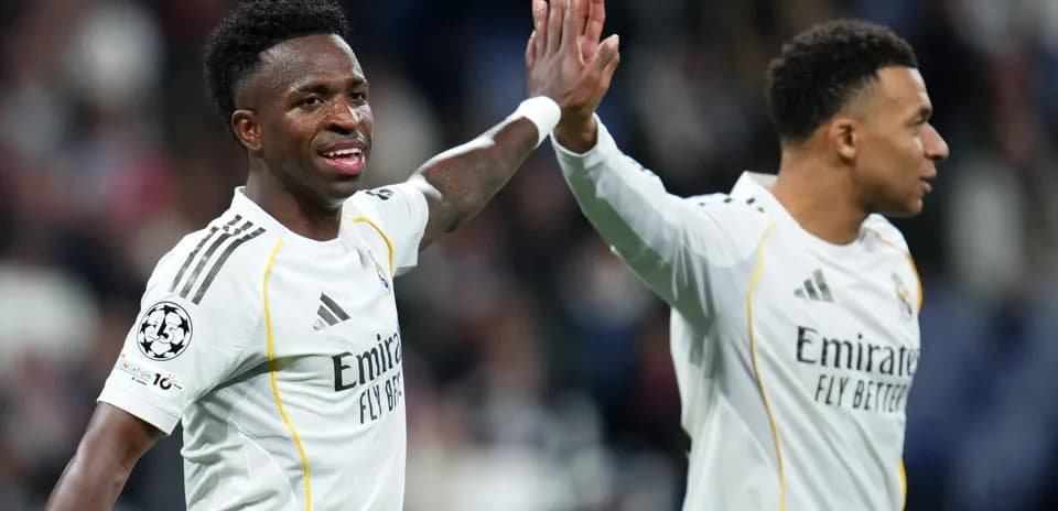 Joueurs du Real Madrid se félicitant après un but