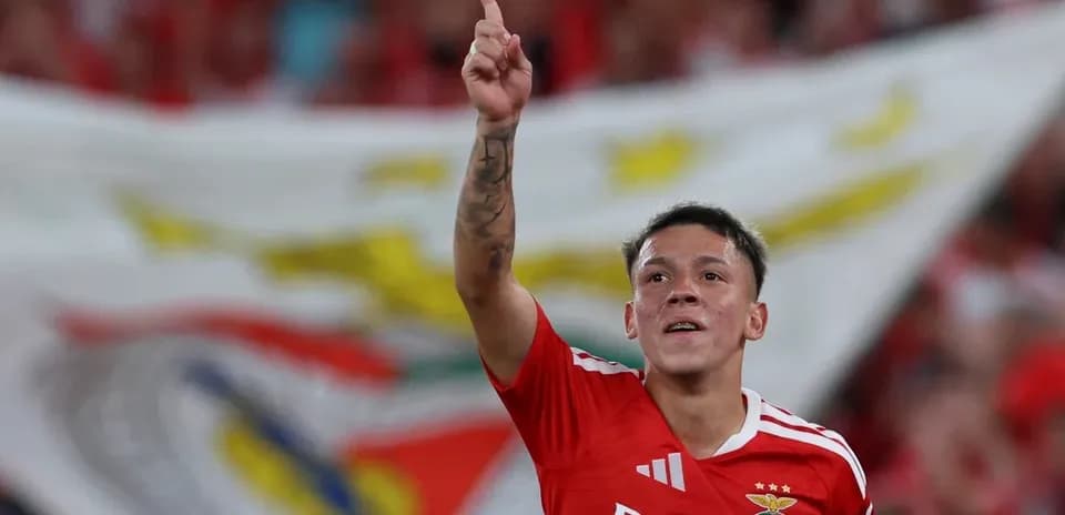 Joueur de Benfica célébrant un but