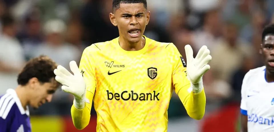 Gardien de but en action lors d'un match