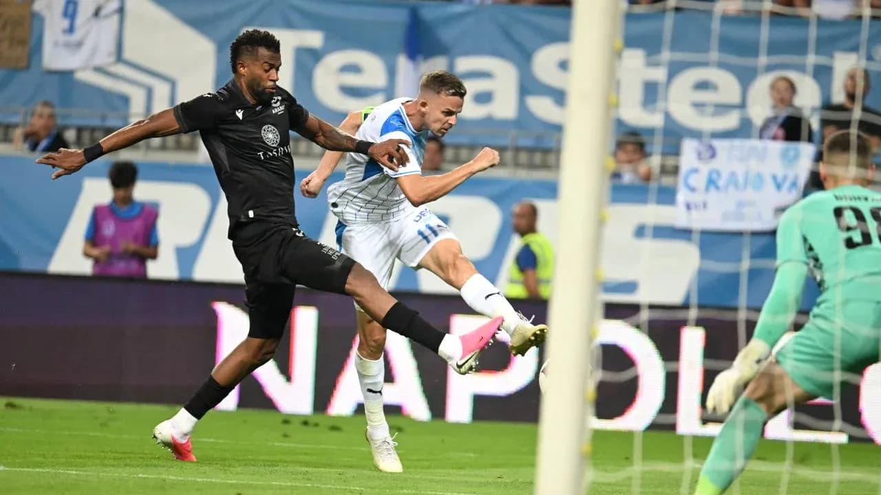 Joueur en action lors du match de football