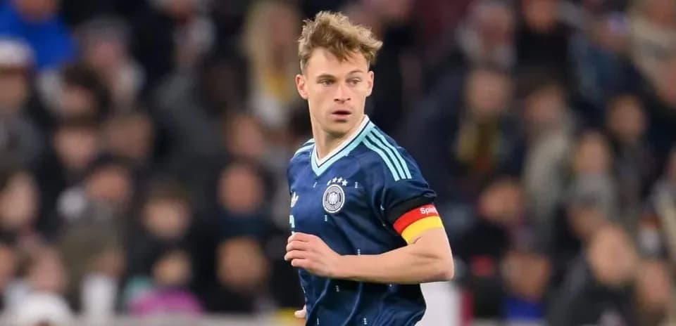 Joueur allemand en action sur le terrain