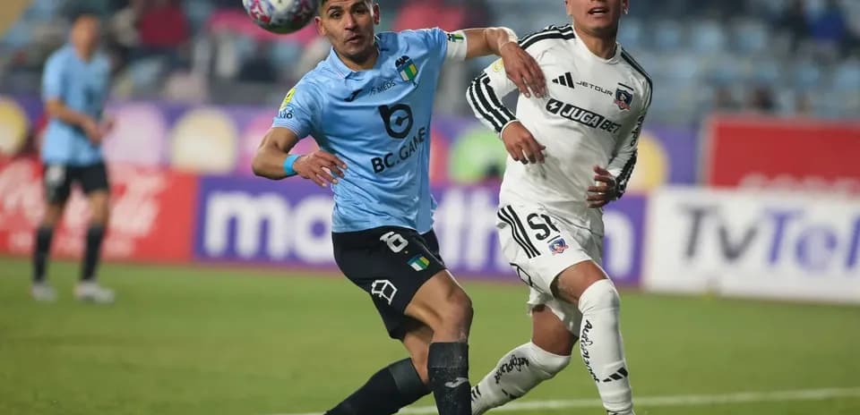 Joueurs en action lors du match de football