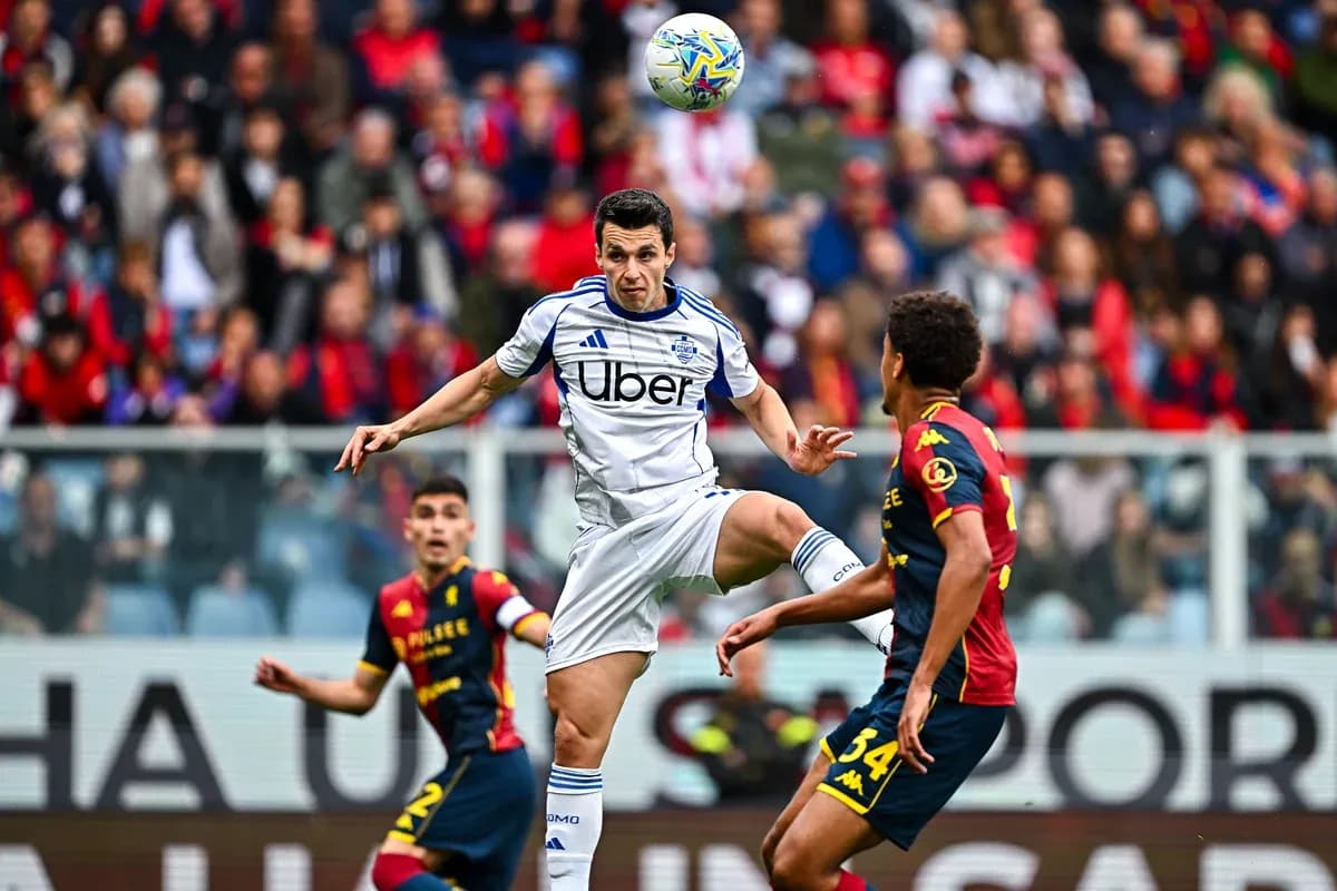 Joueur du Como en action contre le Genoa