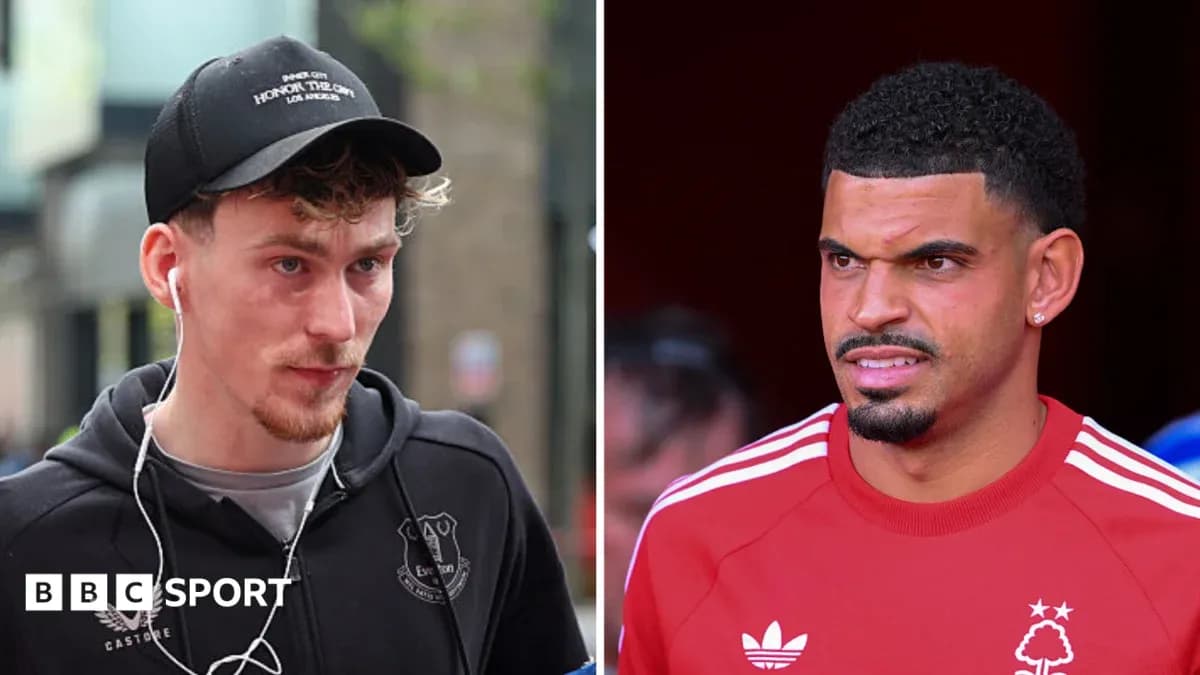 Deux joueurs se préparant avant un match