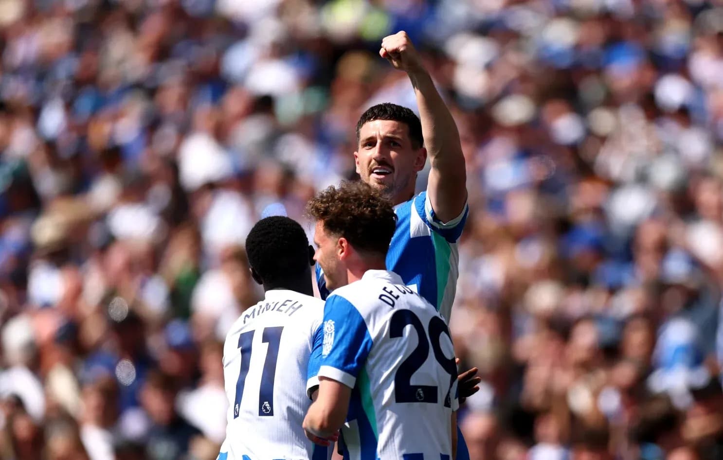 Joueurs de Brighton célébrant un but