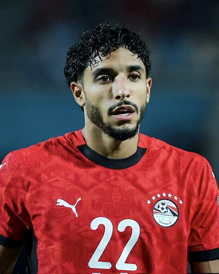 Joueur en maillot rouge de l'équipe d'Égypte