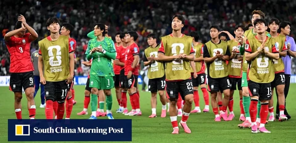 Équipe sud-coréenne remerciant le public après le match