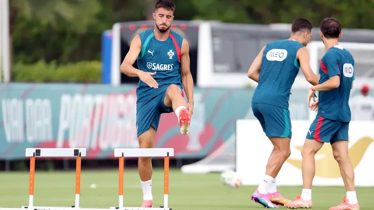 Joueur s'entraînant avec des haies lors de l'entraînement