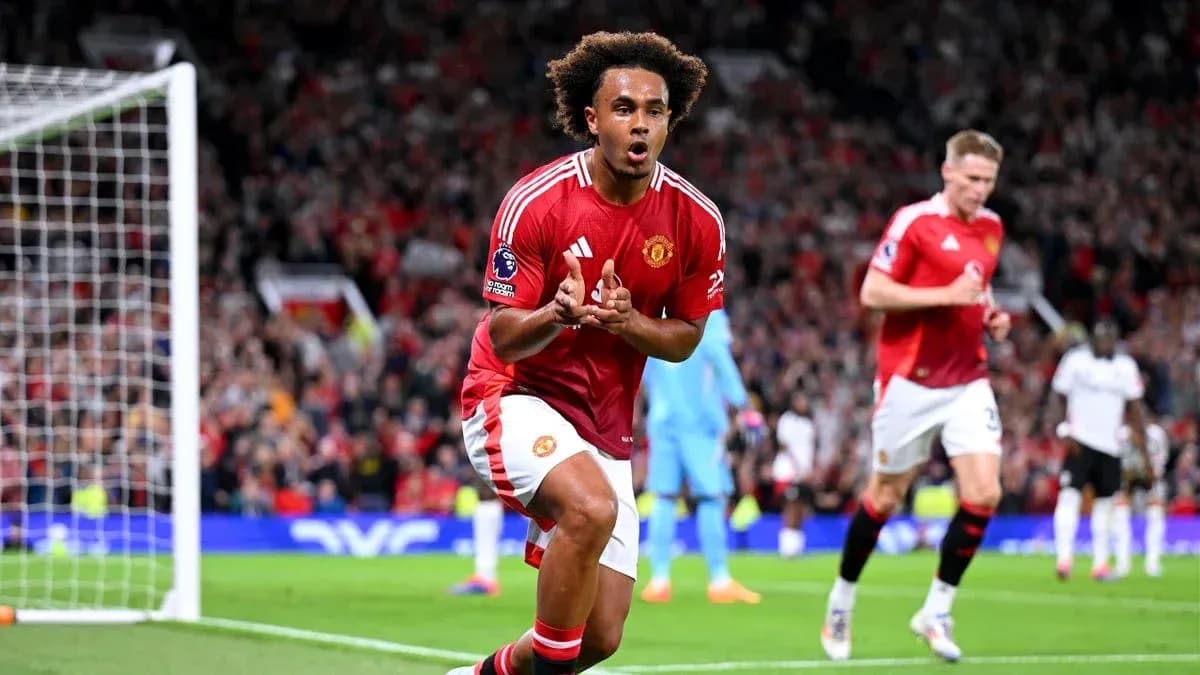 Joueur de Manchester United célébrant un but marqué