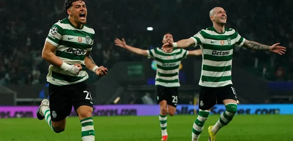 Joueurs de Sporting CP célébrant un but