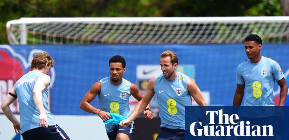 Joueurs de l'Angleterre s'entraînant sur le terrain