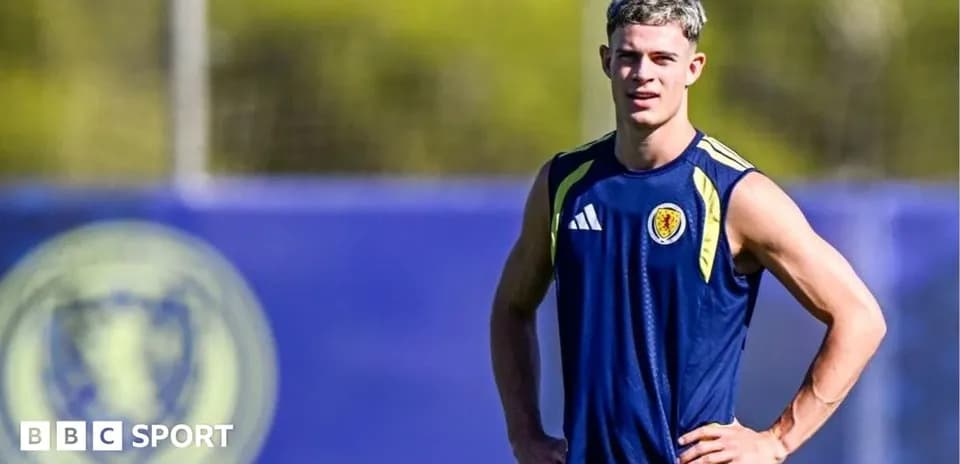 Joueur en entraînement avec maillot écossais