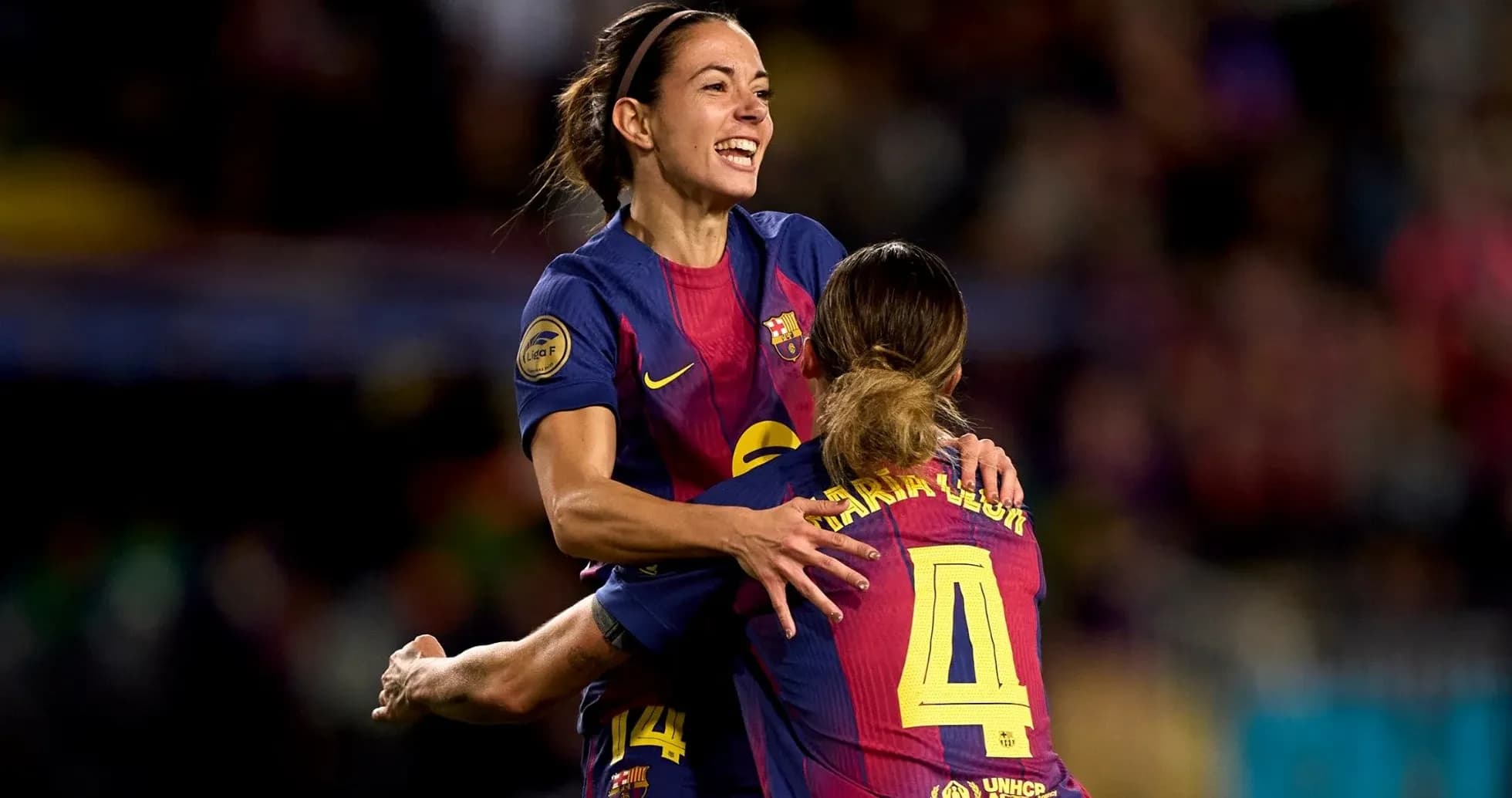 Joueuses du FC Barcelone célébrant un but ensemble