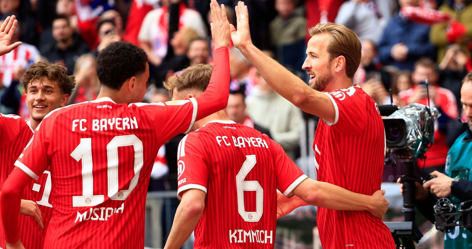 Joueurs du Bayern célébrant un but ensemble
