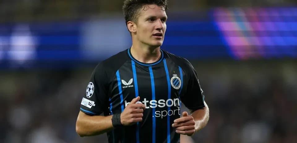 Joueur de Club Brugge en action sur le terrain