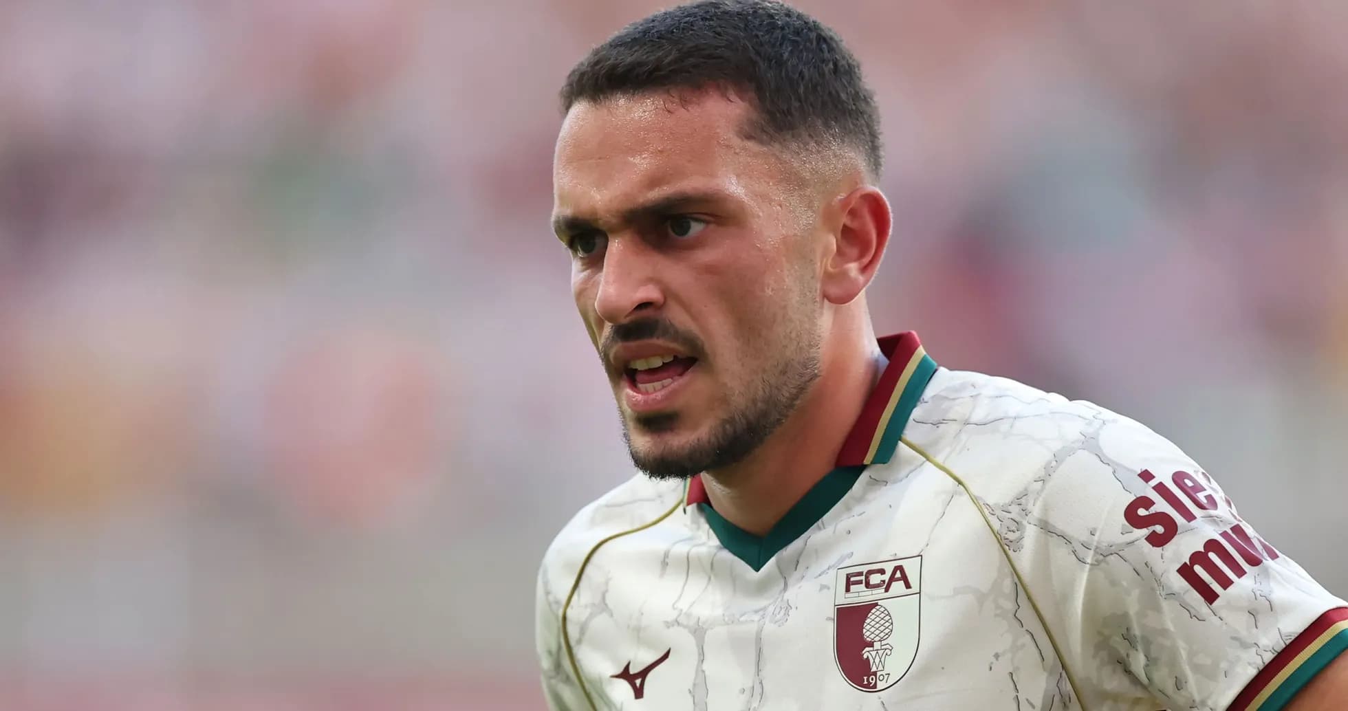 Joueur en action avec maillot de l'équipe FCA