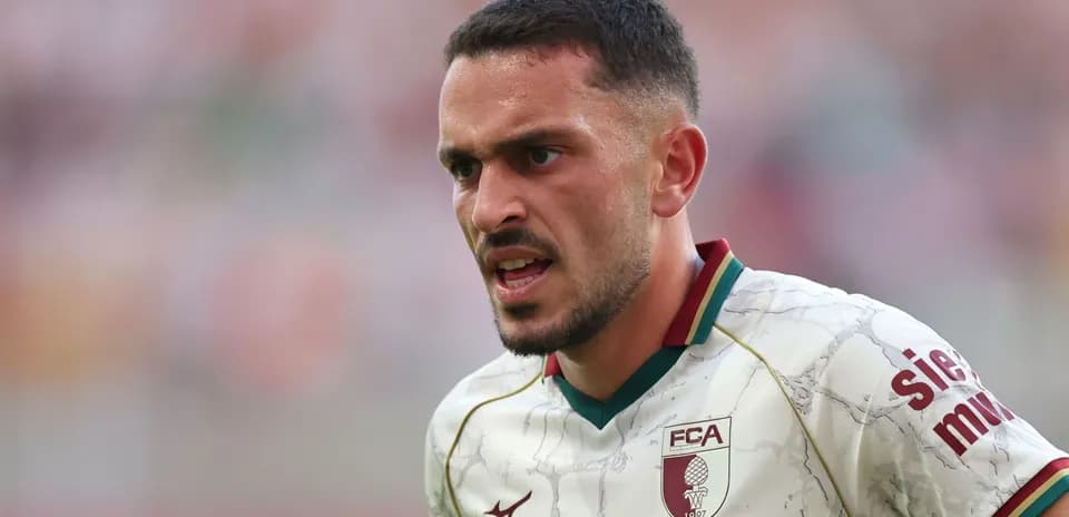 Joueur en action avec maillot de l'équipe FCA