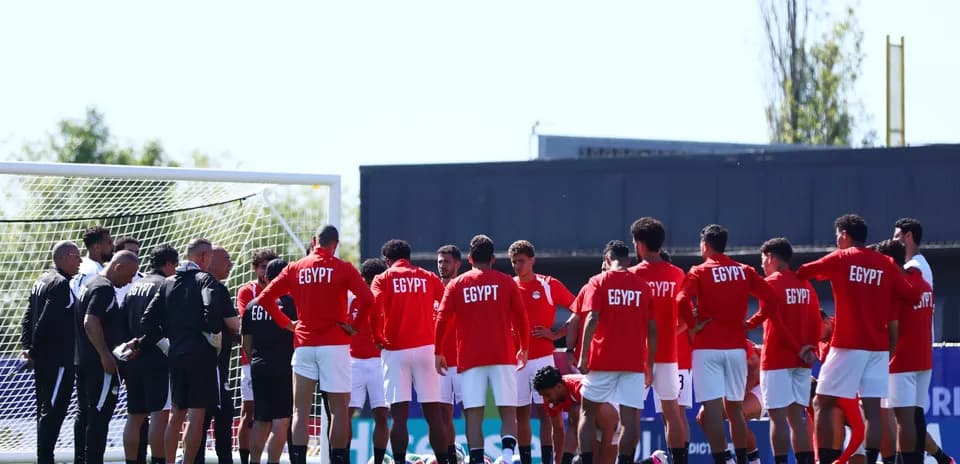 L'équipe d'Égypte en réunion avant le match