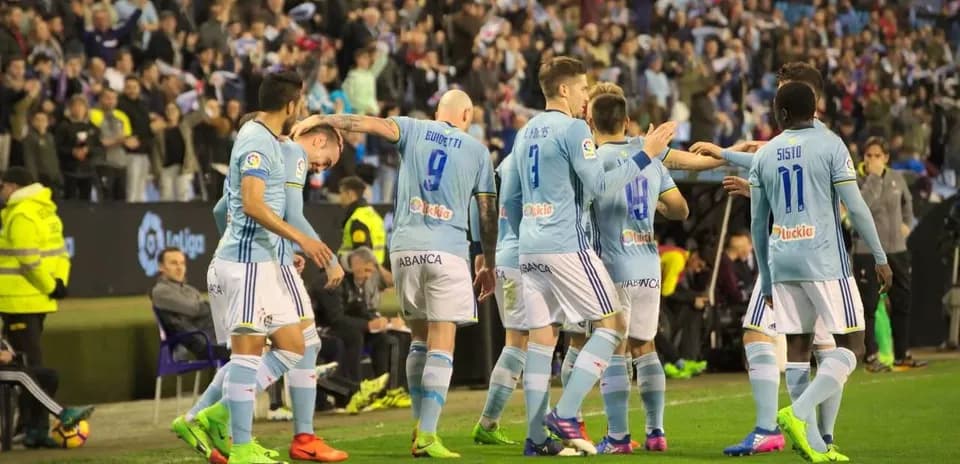 Joueurs de Celta Vigo célébrant un but