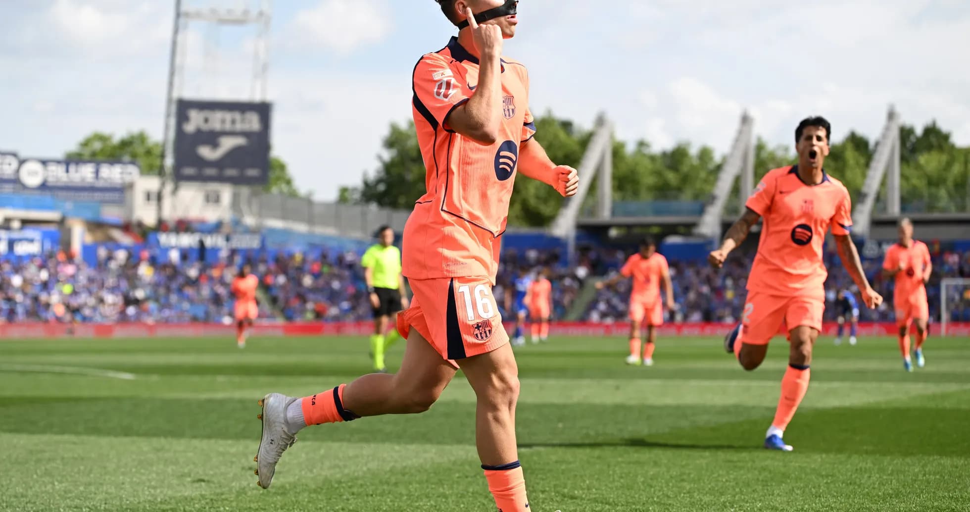 Joueur de Barcelone célébrant un but