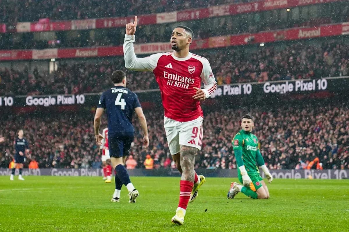 Joueur d'Arsenal célébrant un but au stade