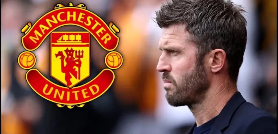 Entraîneur de Manchester United sur le bord du terrain