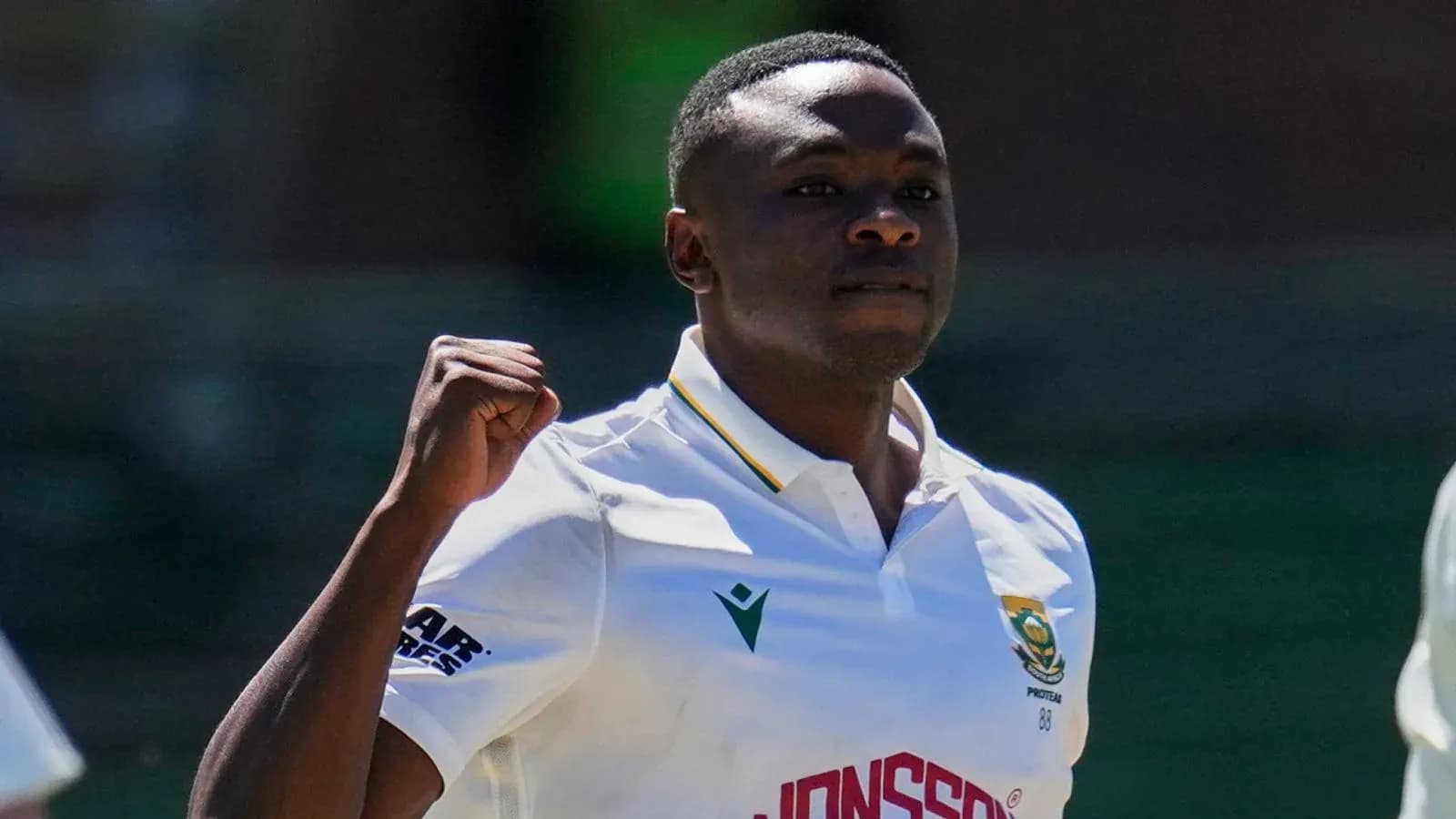 Joueur de cricket sud-africain célébrant un wicket