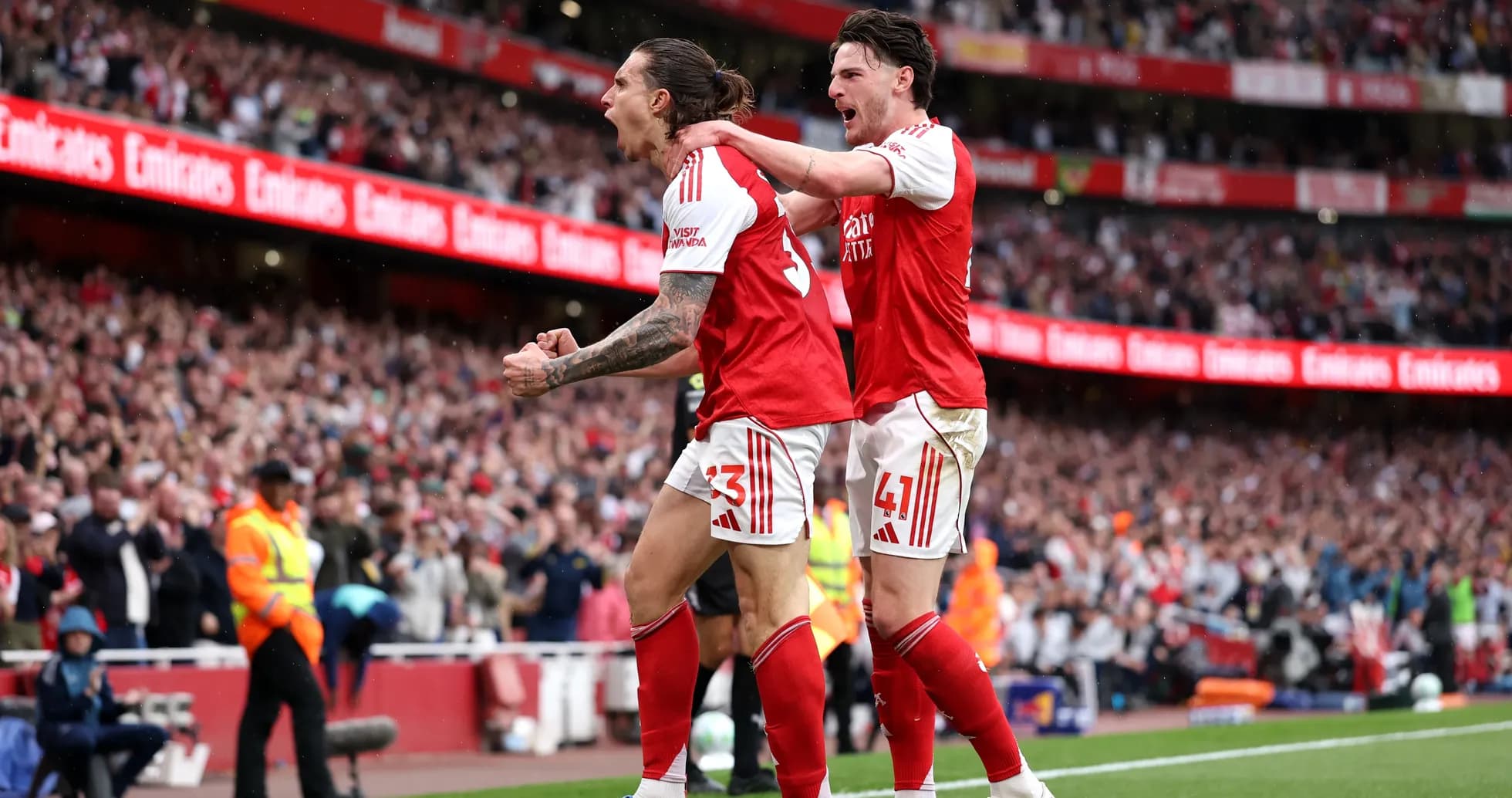 Joueurs d'Arsenal célébrant un but au stade Emirates