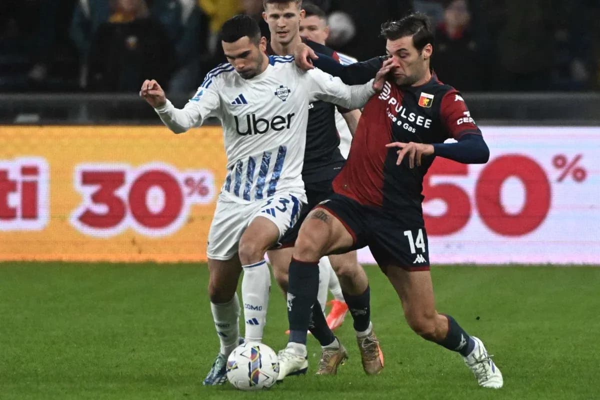 Deux joueurs en compétition pour le ballon