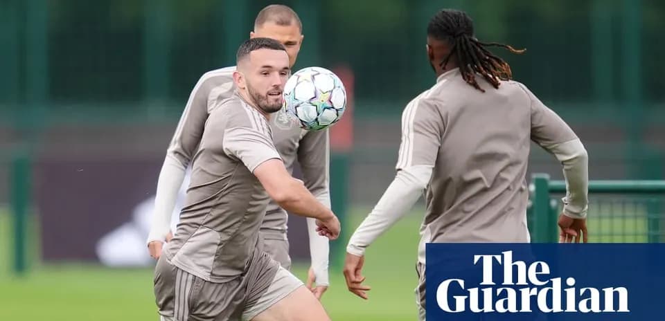 Joueur passant le ballon lors de l'entraînement
