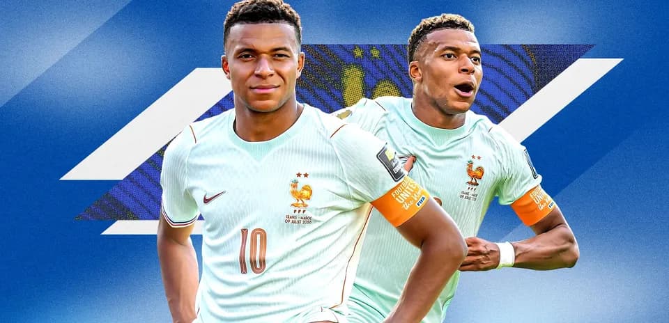 Kylian Mbappé en maillot de l'équipe de France