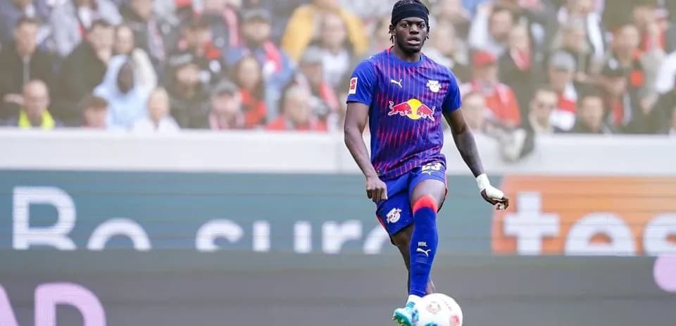 Joueur de RB Leipzig en action sur le terrain