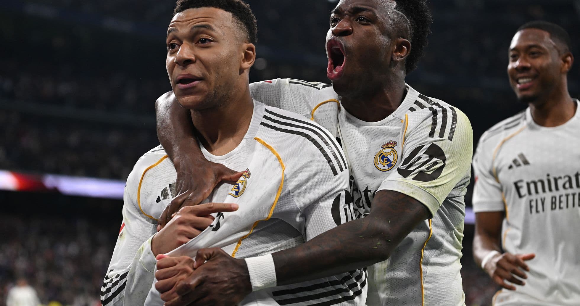 Joueurs de Real Madrid célébrant un but