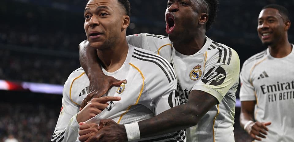 Joueurs de Real Madrid célébrant un but