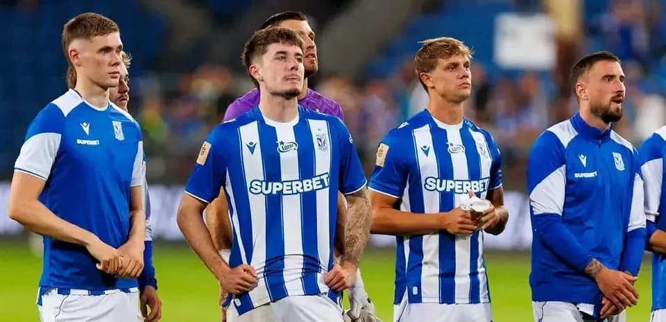 Joueurs de Lech Poznań avant le match