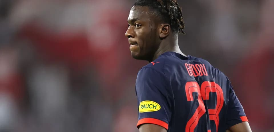 Joueur portant le maillot numéro 23 sur le terrain