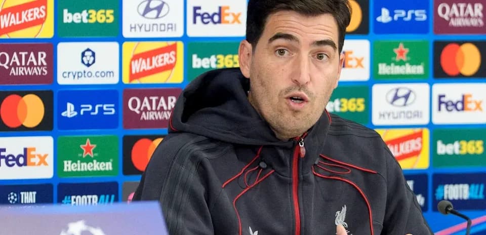 Entraîneur de Liverpool lors d'une conférence de presse