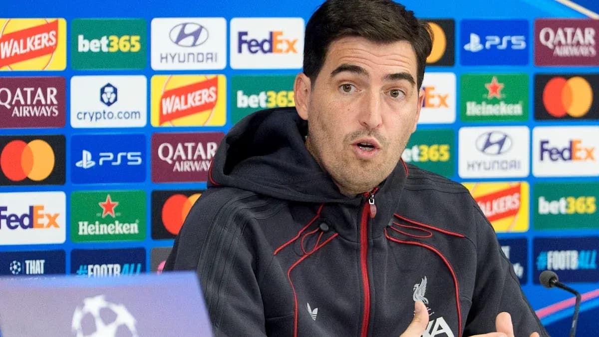 Entraîneur de Liverpool lors d'une conférence de presse