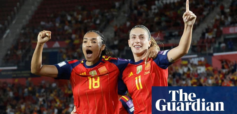 Joueuses espagnoles célébrant un but ensemble