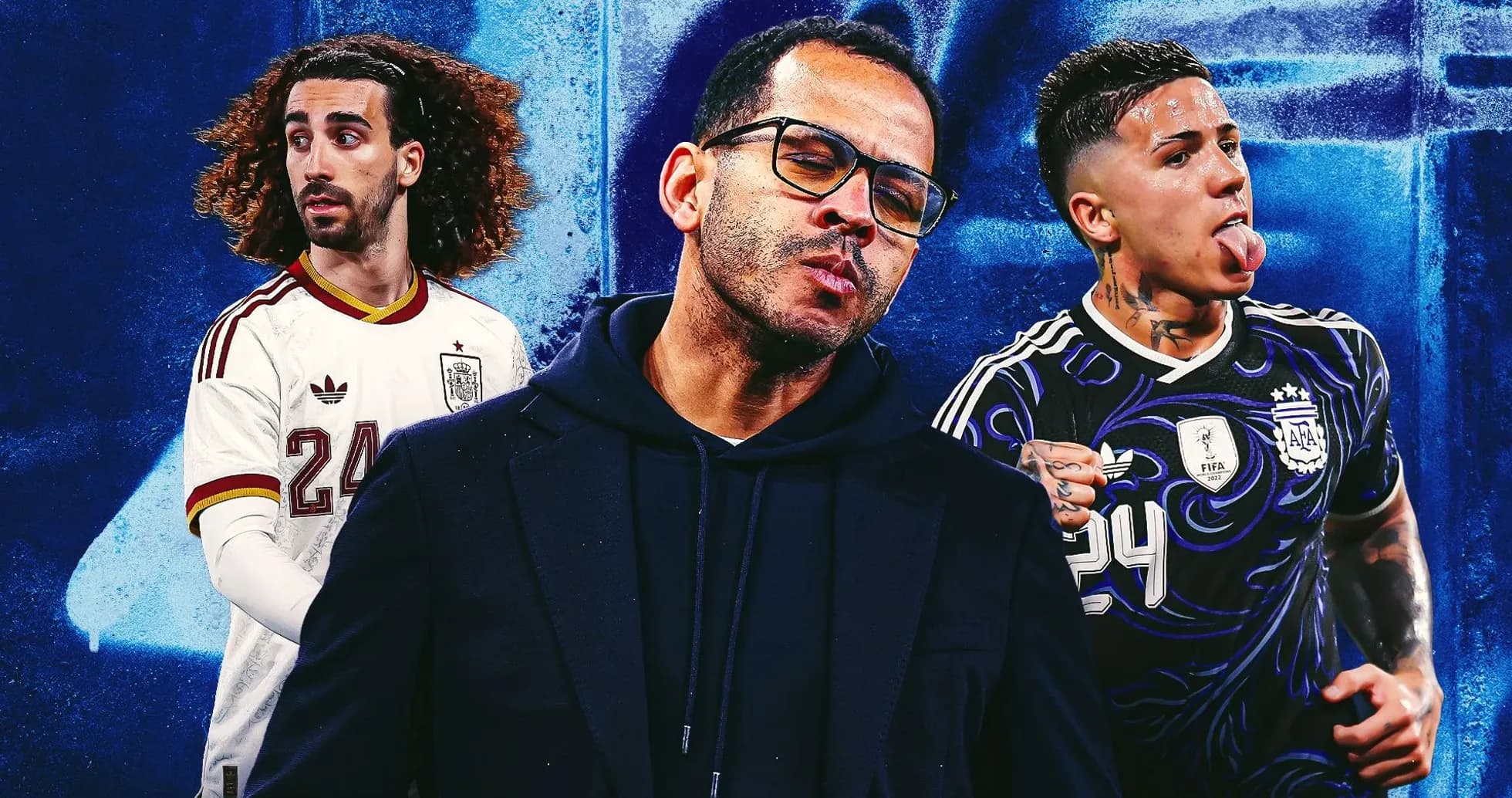 Trois joueurs de football sur fond coloré