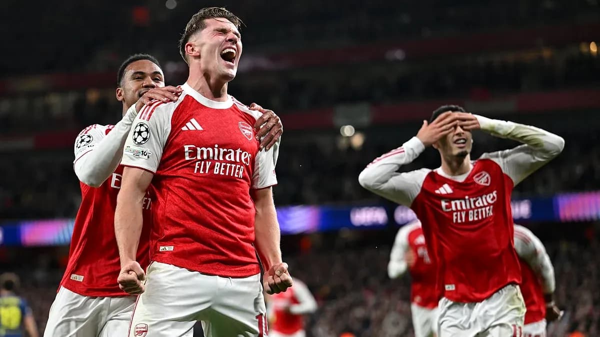 Joueurs d'Arsenal célébrant un but en Ligue des champions