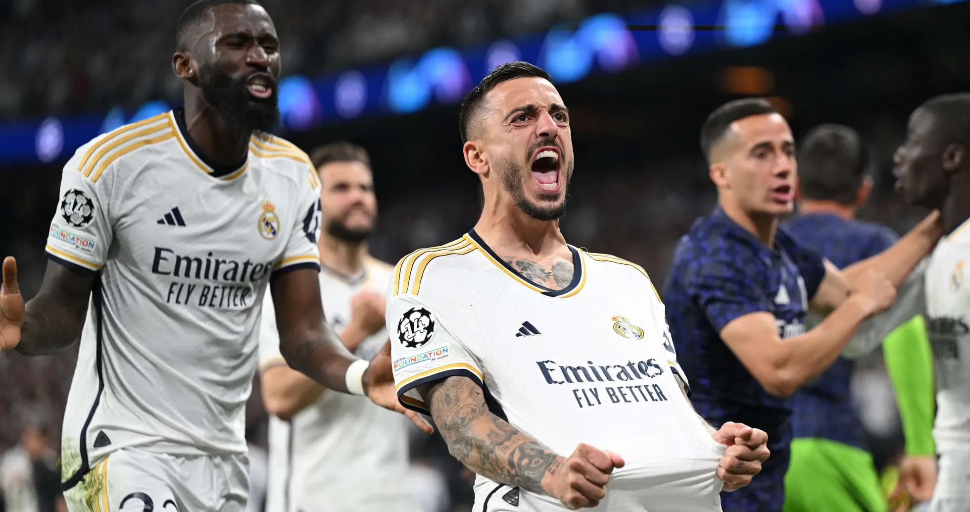 Joueurs de Real Madrid célébrant un but
