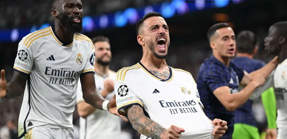 Joueurs de Real Madrid célébrant un but