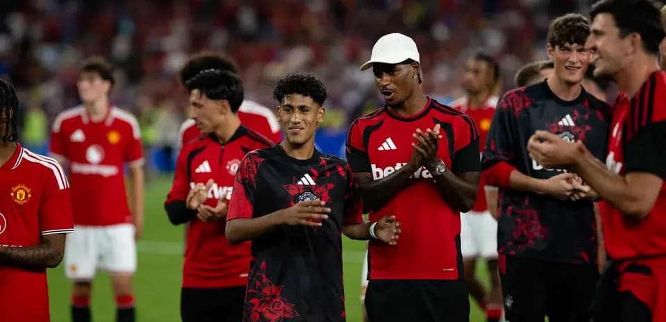 Joueurs de Manchester United célébrant après le match