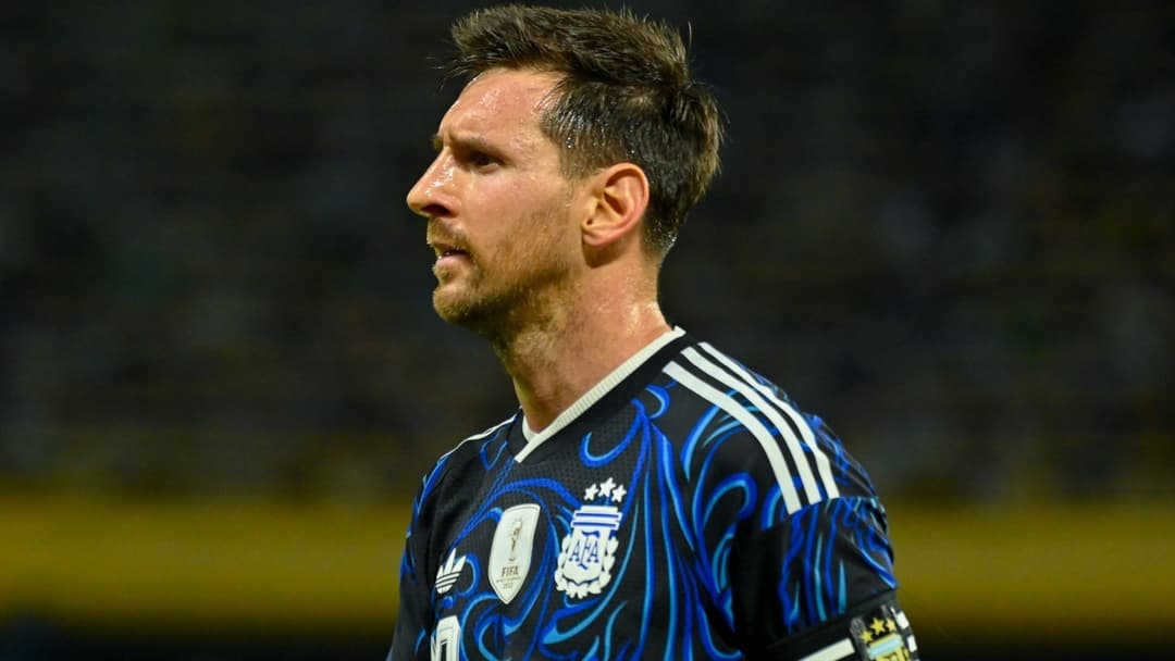 Lionel Messi en tenue de l'Argentine sur le terrain