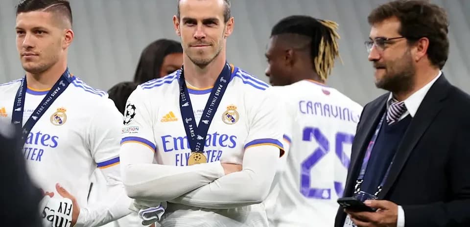 Joueurs du Real Madrid avec médailles après un match