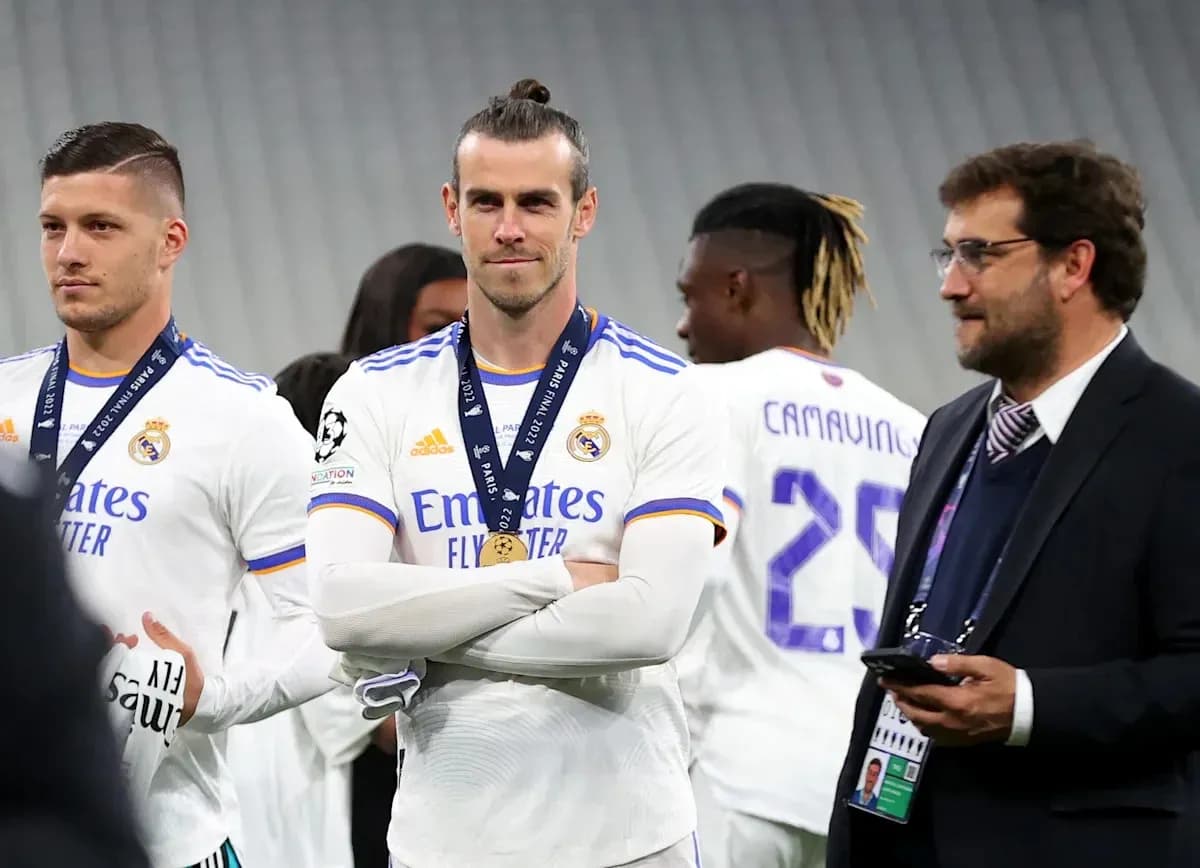 Joueurs du Real Madrid avec médailles après un match